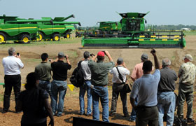 New+john+deere+combine+2012