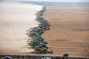 http://agwired.com/wp-content/uploads/2012/10/world-record-harvest.jpg